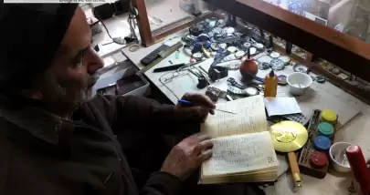 Saat Ustası, 25 Yıldır Defterine Kaydettiği İsimlerle Geçmişi Hatırlıyor