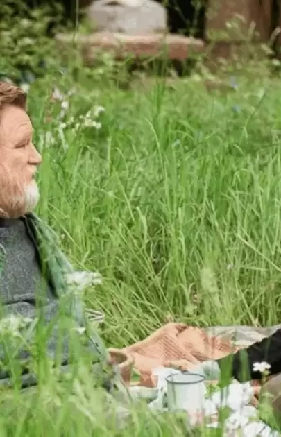 "Davetsiz Aşk Filmi: Romantizmin Sınırlarını Zorlayan Bir Hikaye"