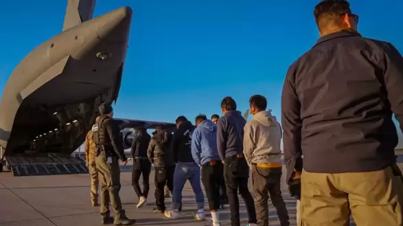 Kolombiya, 160 göçmeni taşıyan 2 ABD uçağını ülkeye geri gönderdi!